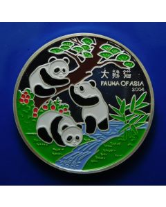 Korea  	 2 Won	2004	 Three pandas in color – Silver